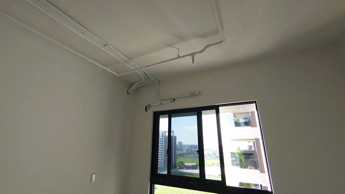 預售屋客變確認後進場施作的水電管線現場